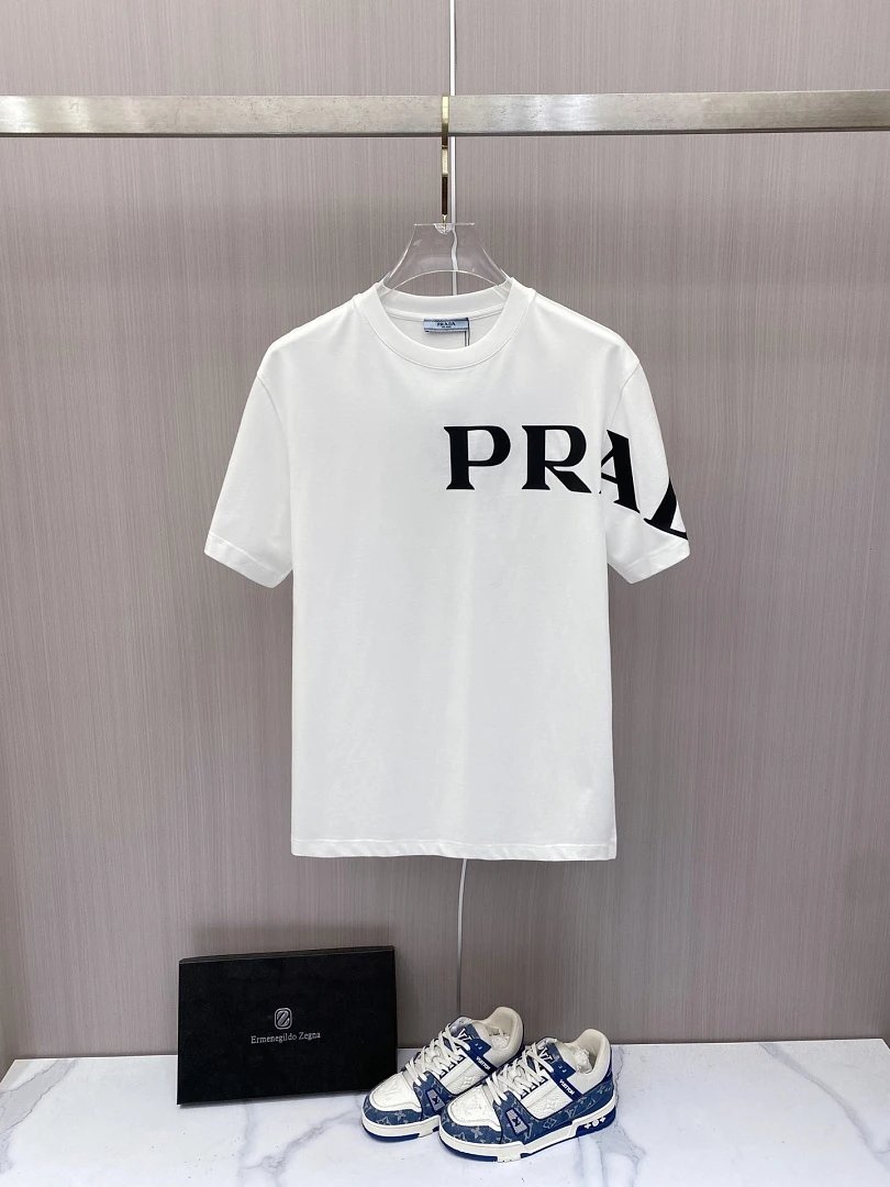 Prada T-Shirts Assorted logo graphic short-sleeve — 114
