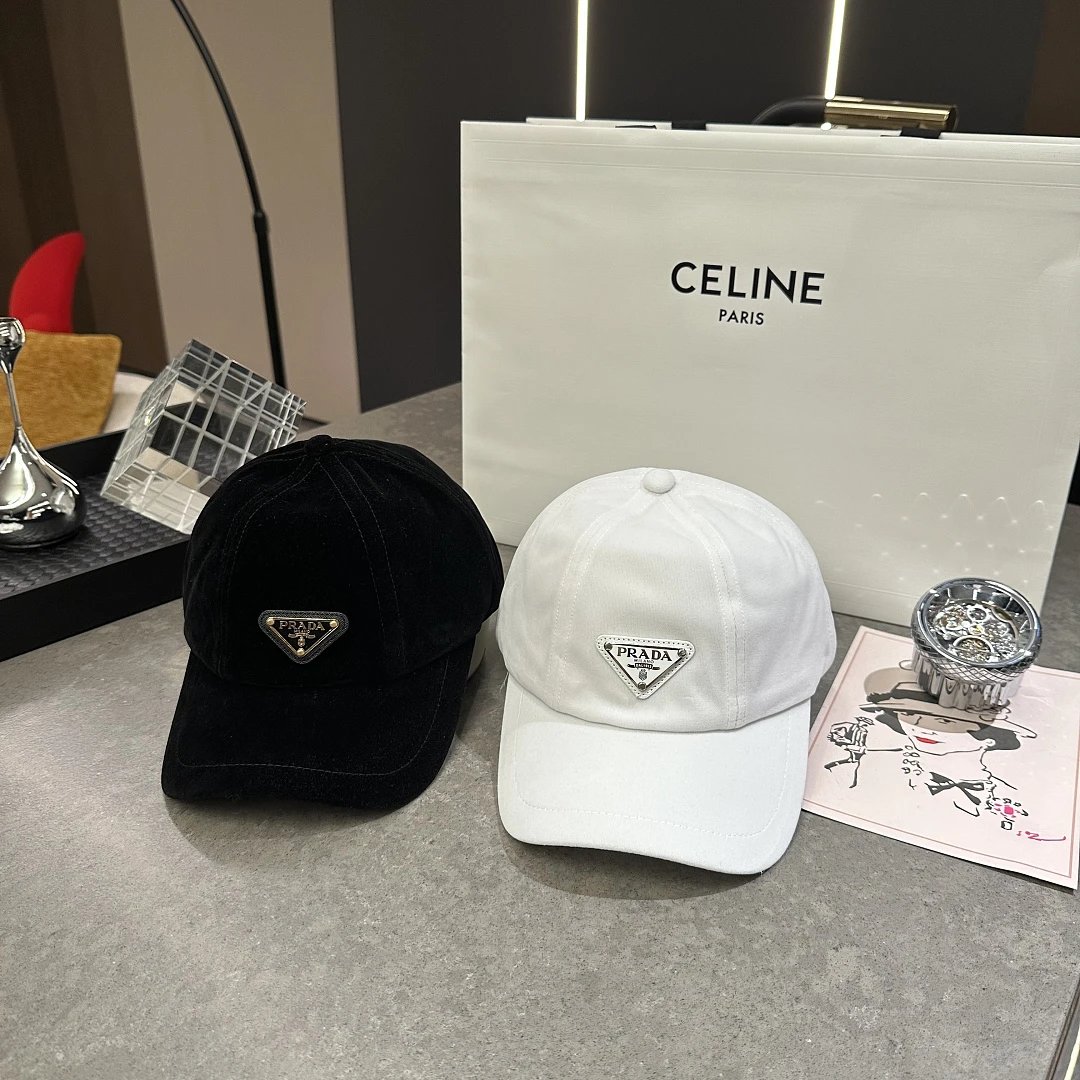 Louis Vuitton Multiple baseball cap designs — 1