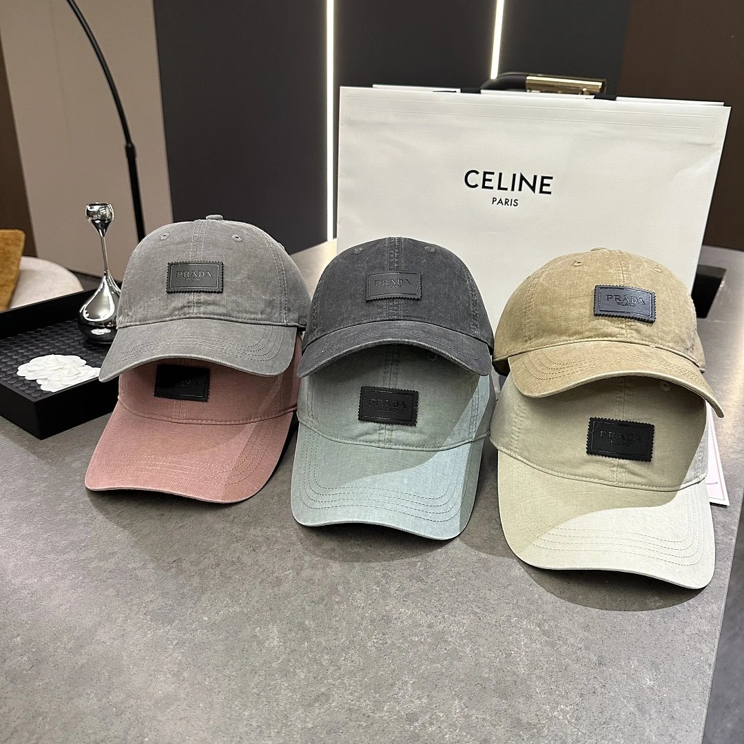 Louis Vuitton Multiple baseball cap designs — 2