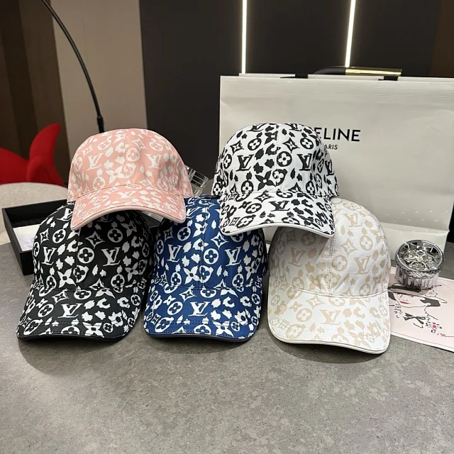 Louis Vuitton Multiple baseball cap designs product detail image 7