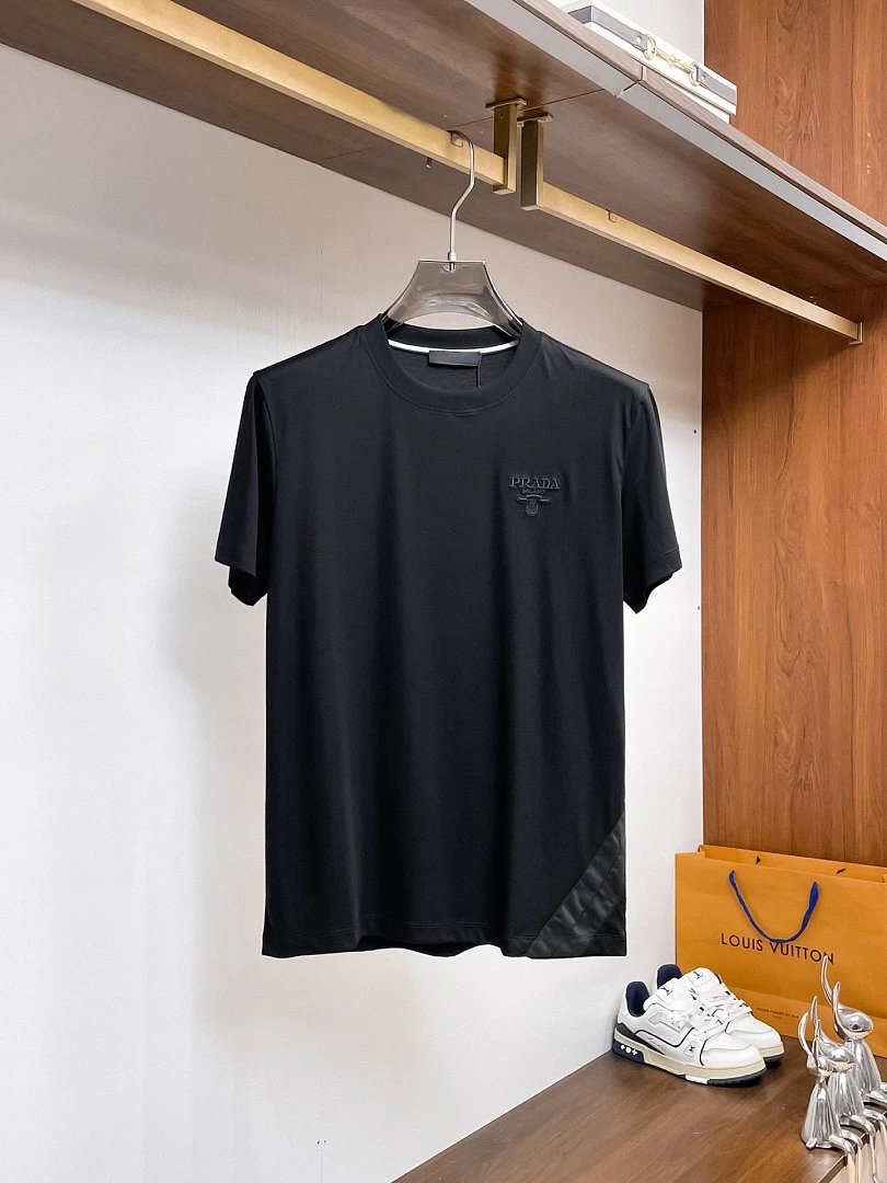 Prada T-Shirts Assorted logo graphic short-sleeve — 118