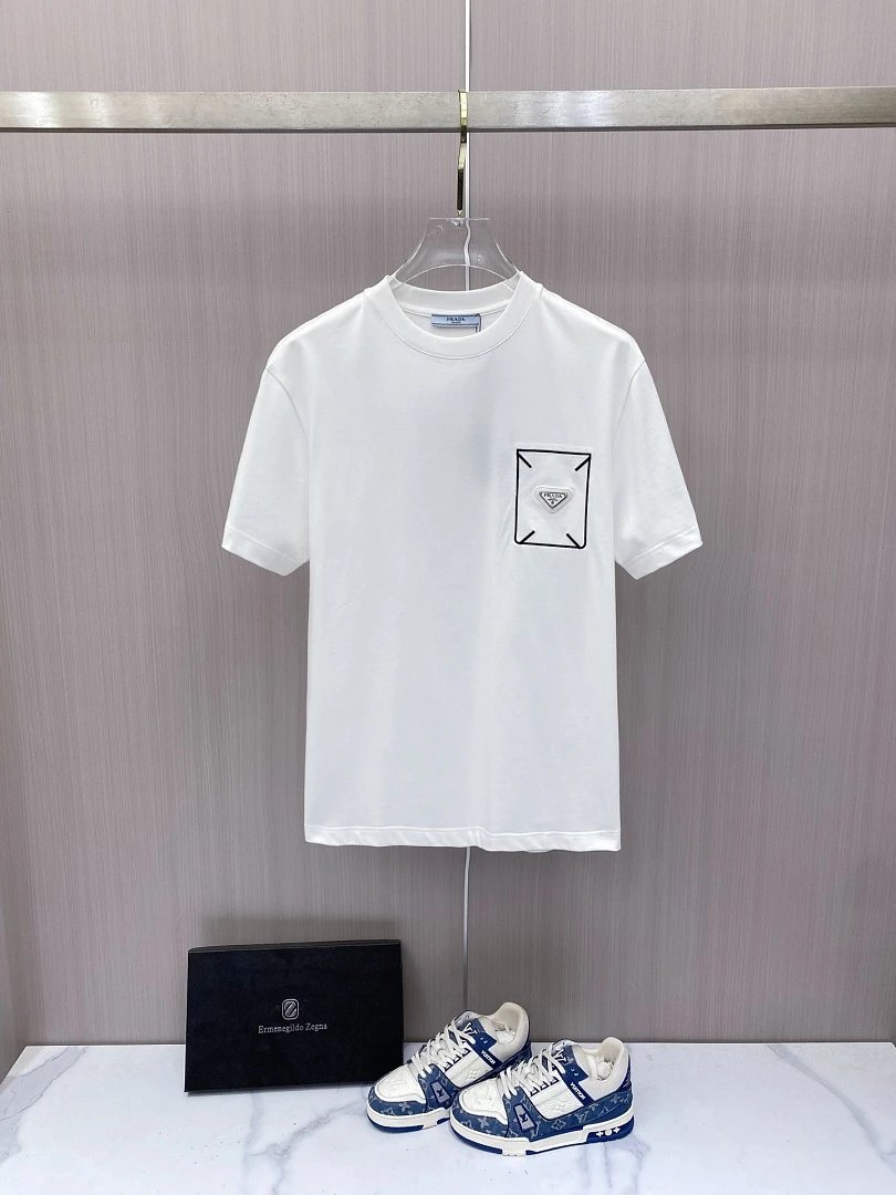 Prada T-Shirts Assorted logo graphic short-sleeve — 113