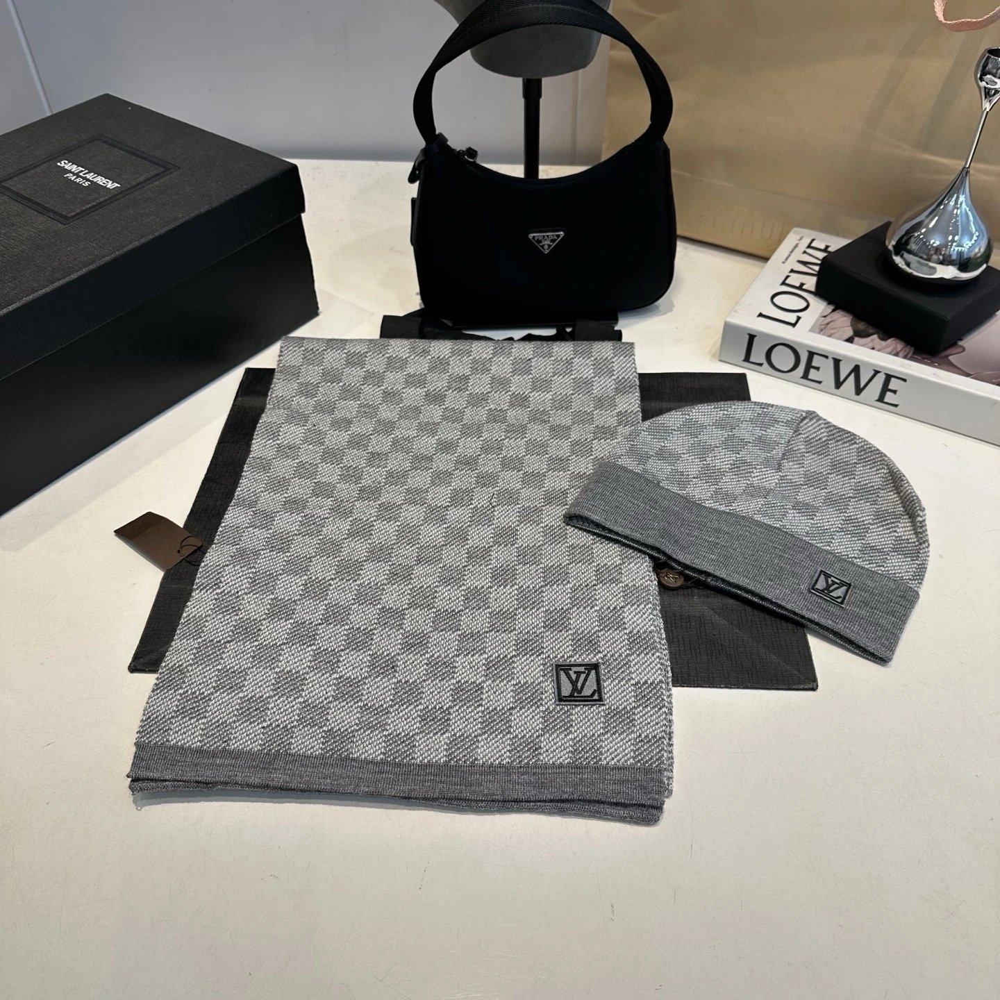 1:1 l*v beanie hat/scarf set 11