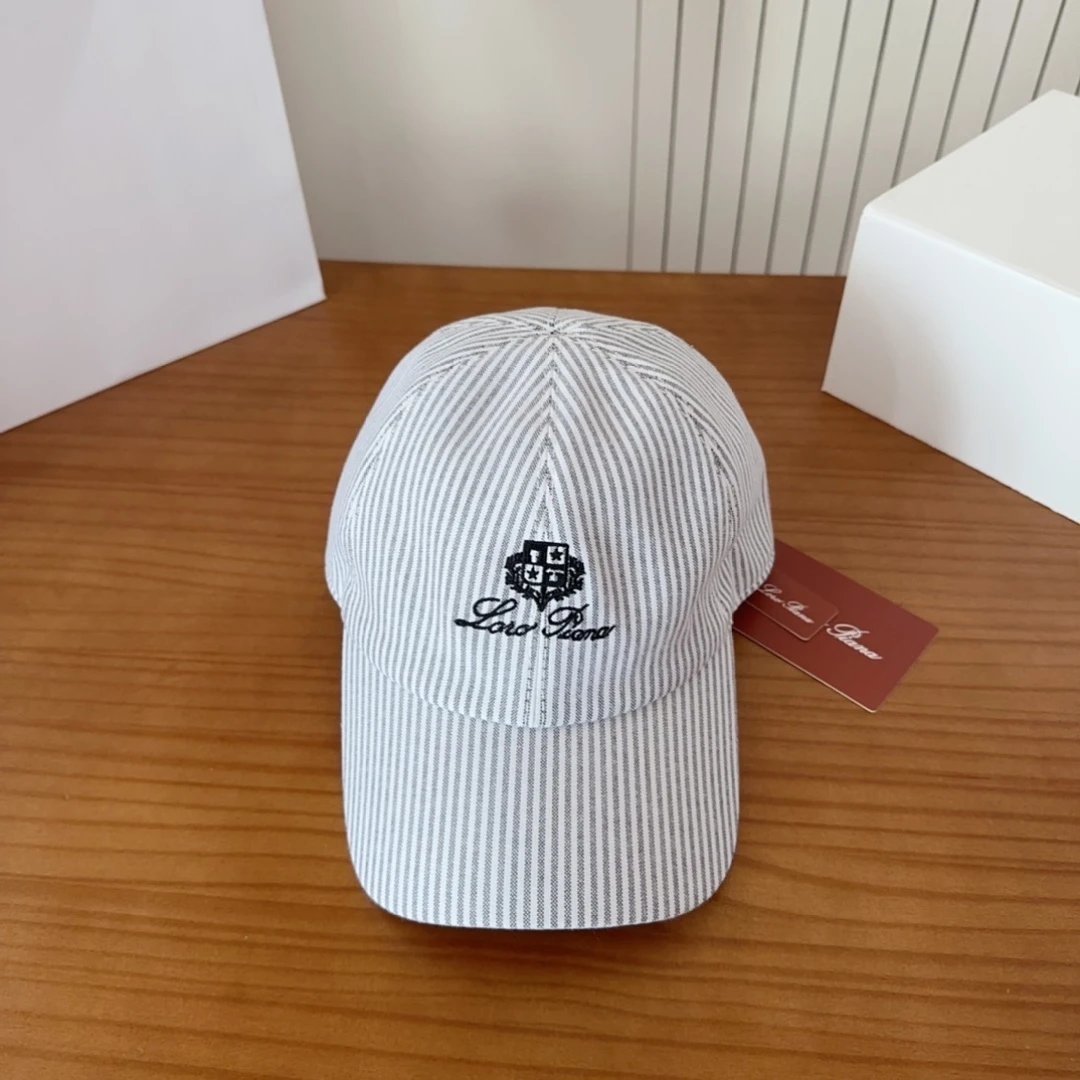 Fendi Hats FF monogram baseball cap — 33