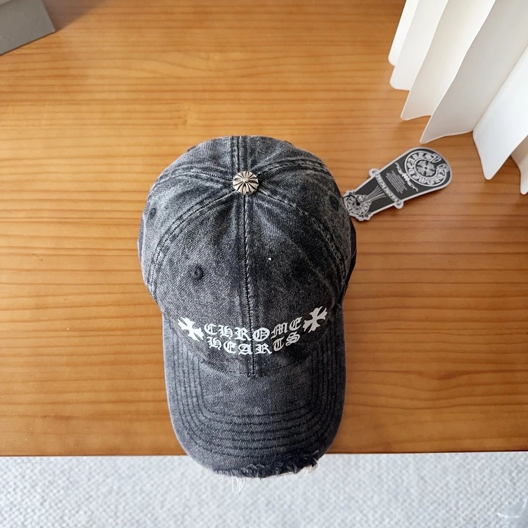 Fendi Hats FF monogram baseball cap — 37