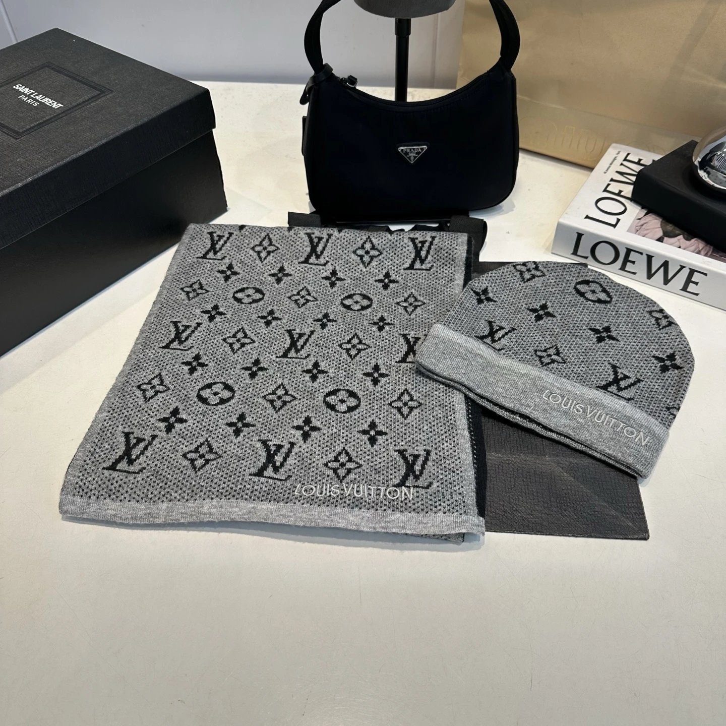 1:1 l*v beanie hat/scarf set 4