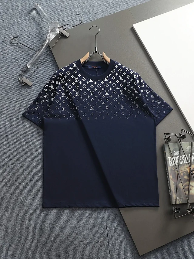 Louis Vuitton T-Shirts Monogram Print Crewneck T-Shirt product detail image 6