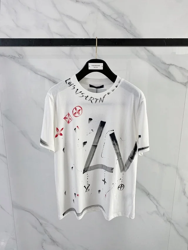 Louis Vuitton T-Shirts Logo and Monogram Graphic Crewneck T-Shirt product detail image 10