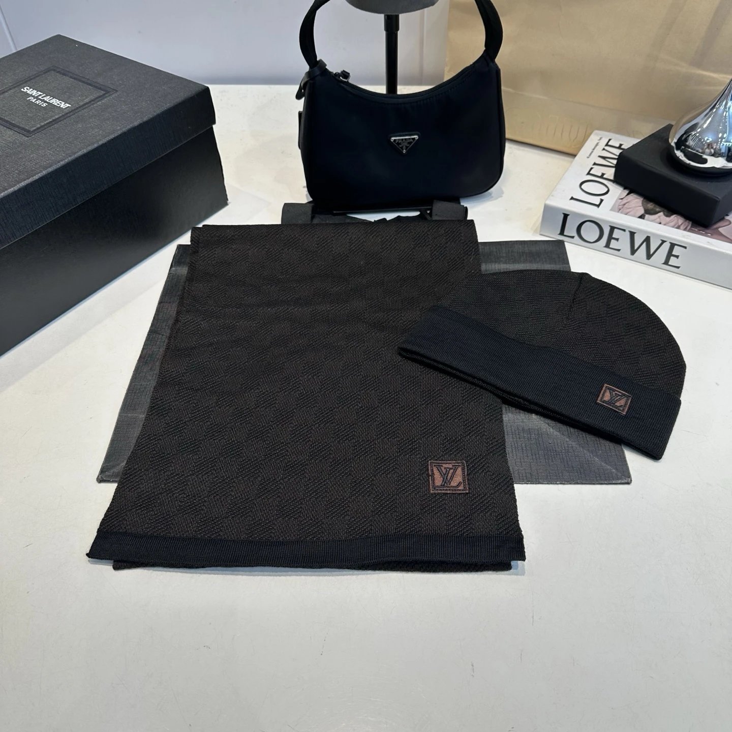 1:1 l*v beanie hat/scarf set 9