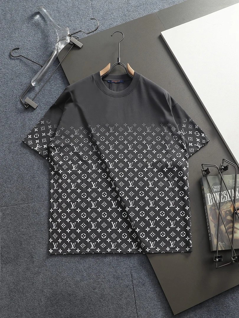 Louis Vuitton T-Shirts Monogram Print Crewneck T-Shirt image 9