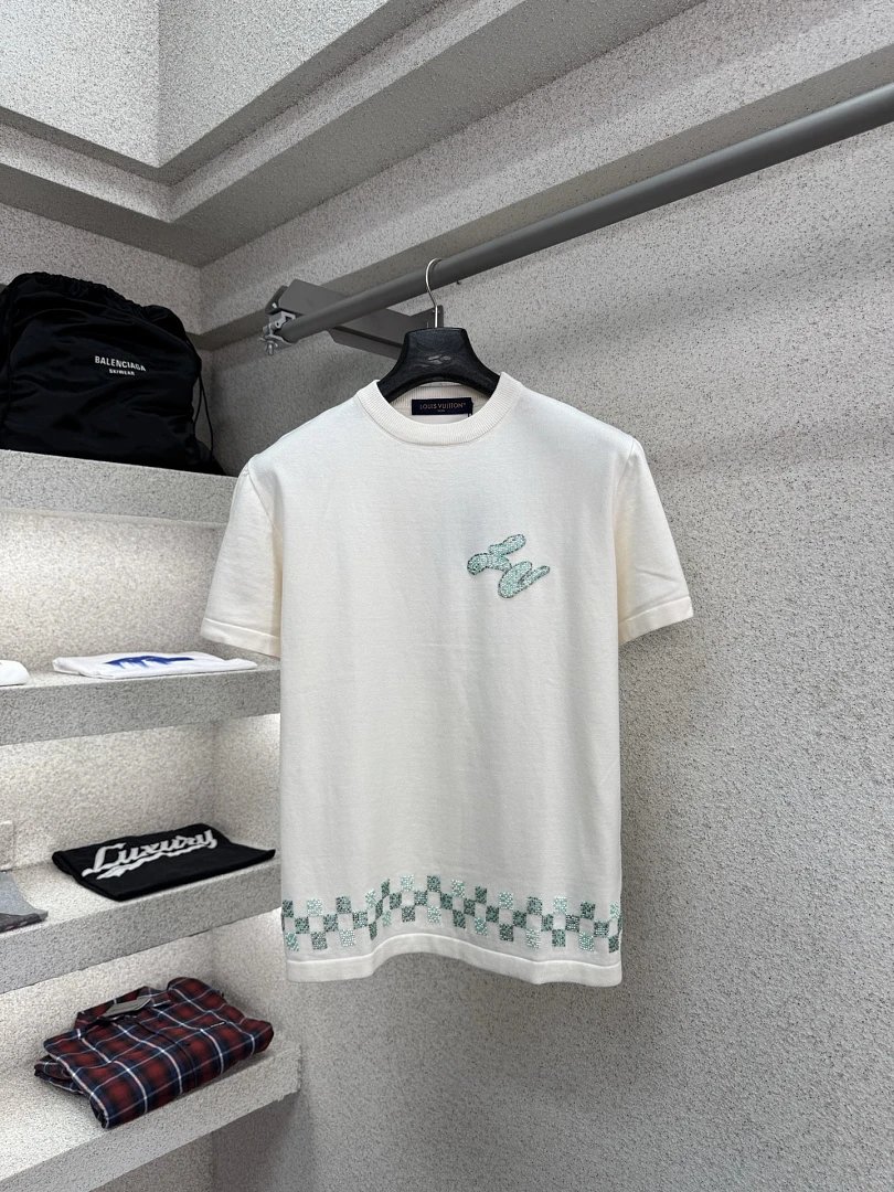 Louis Vuitton T-Shirts Logo and Monogram Graphic Crewneck T-Shirt — 35