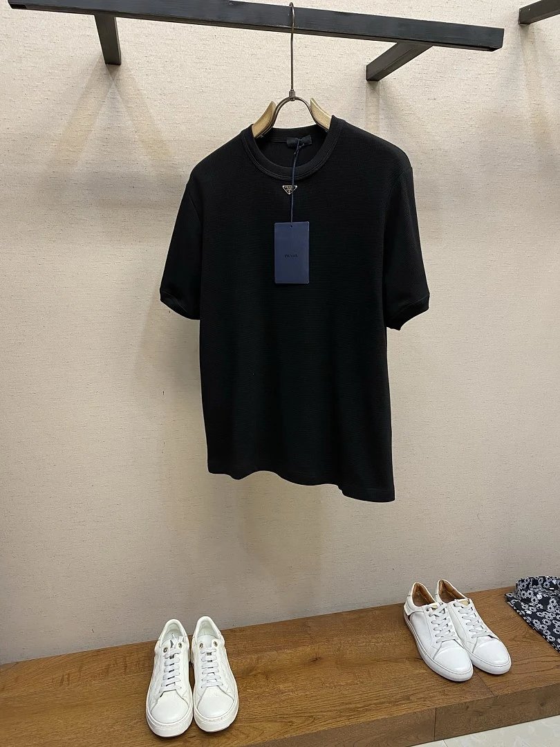 Prada T-Shirts Crew-neck short-sleeve graphic and textured designs — 79