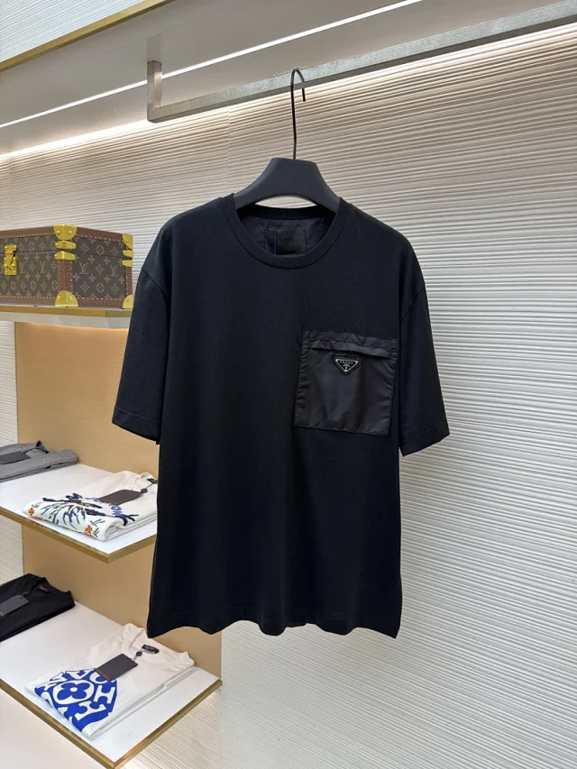 Prada T-Shirts Assorted logo graphic short-sleeve product detail image 4