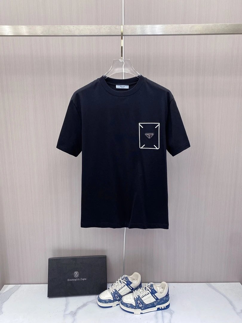 Prada T-Shirts Assorted logo graphic short-sleeve — 112