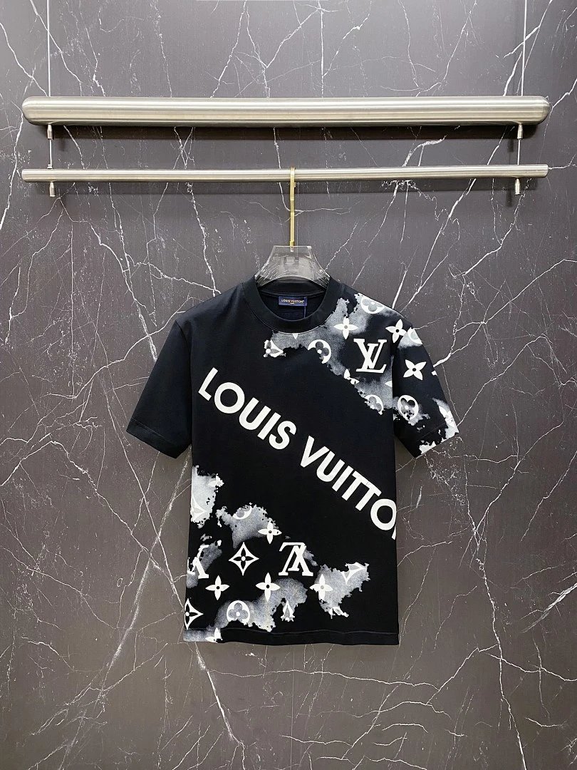 Louis Vuitton T-Shirts Monogram Print Crewneck T-Shirt — 99