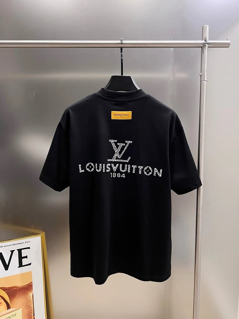 Louis Vuitton T-Shirts Logo and Monogram Graphic Crewneck T-Shirt — 29