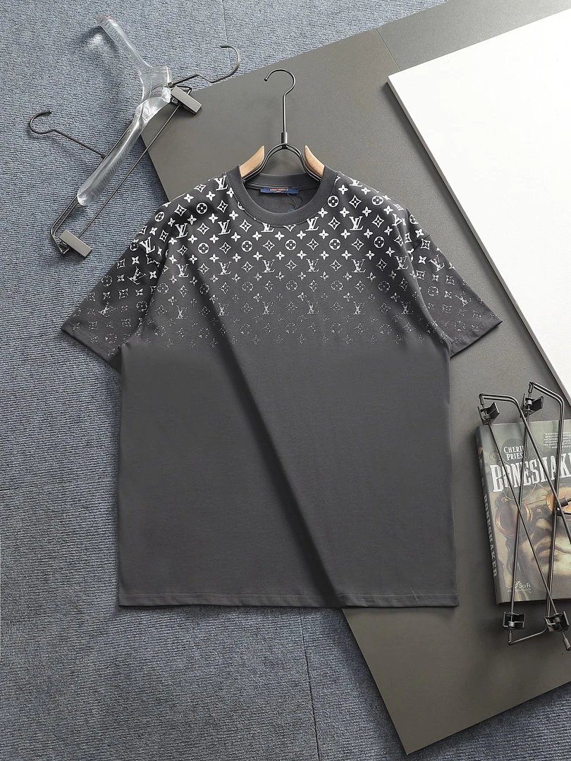 Louis Vuitton T-Shirts Monogram Print Crewneck T-Shirt image 2