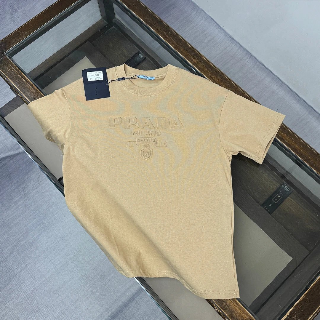 Prada T-Shirts Assorted logo graphic short-sleeve — 107