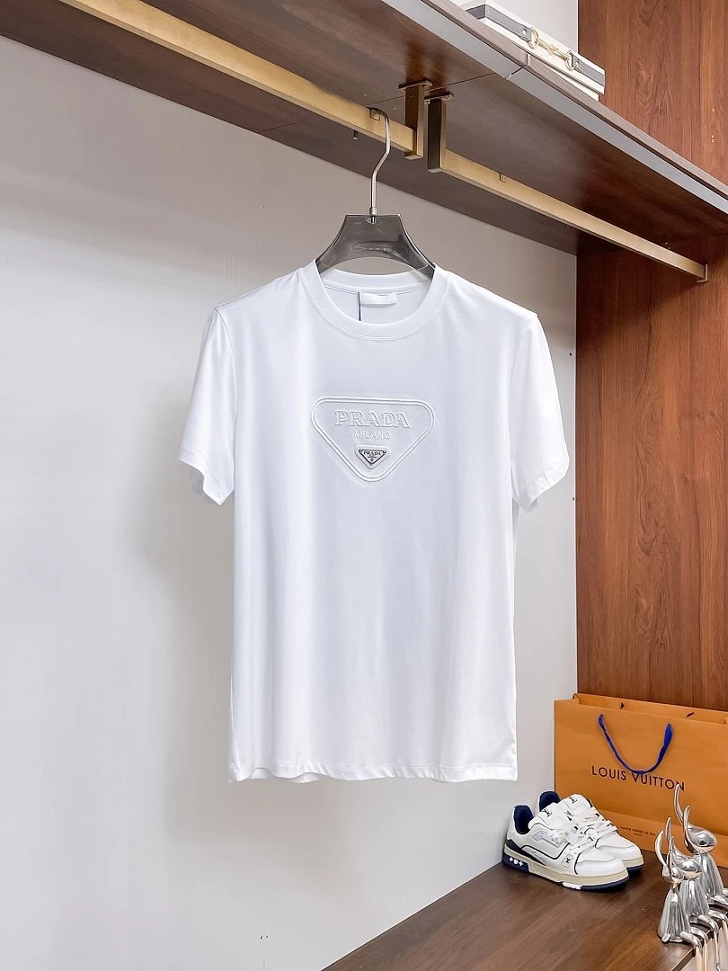 Prada T-Shirts Assorted logo graphic short-sleeve — 117