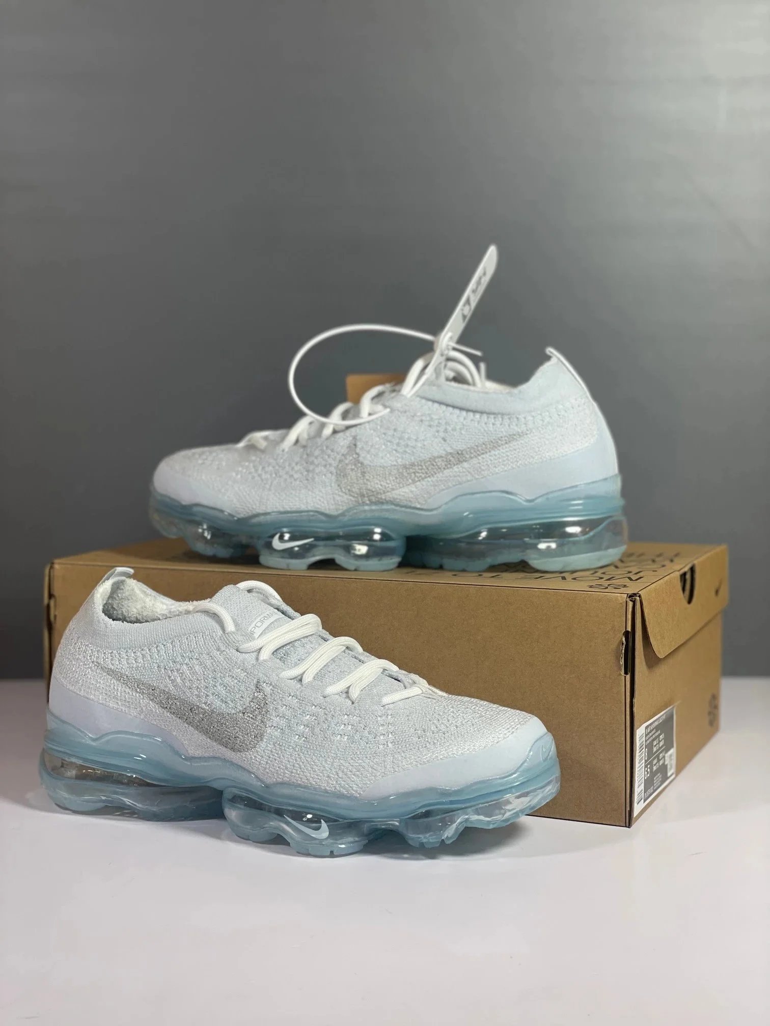 Nike VaporMax Flyknit Low Top Running Sneakers