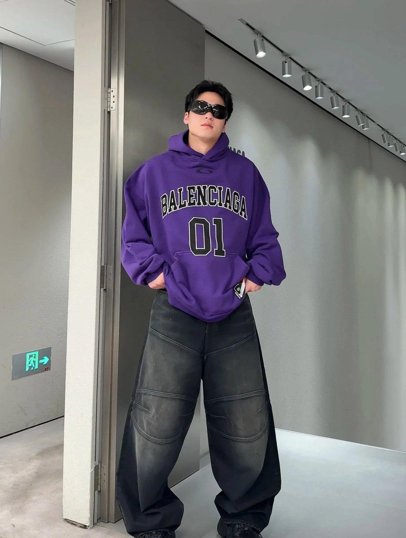 🌈【明天穿什么🌈专注高端品质】Balenciaga巴黎世家 SS25 隐形拉链镌刻标识牛仔裤 常规版型 男款 黑色精品现货
