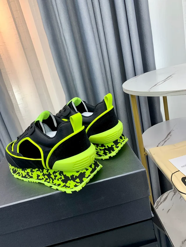 Balmain Sneakers Chunky low-top with monogram panels product detail image 7