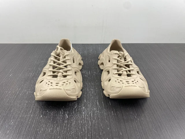 Balenciaga Sneakers 702416 WSCES product detail image 2