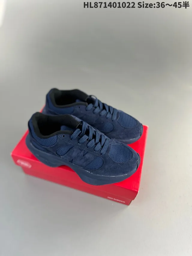 New Balance Sneakers Suede and Mesh Low-Top product detail image 2
