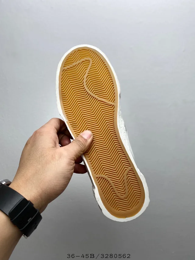 Nike Sneakers Blazer Mid high-top product detail image 25