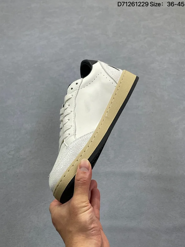 Golden Goose Sneakers Ball Star star-detail low-top product detail image 3