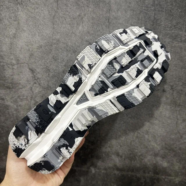 On Sneakers LOEWE x Cloudventure 2.0 product detail image 20