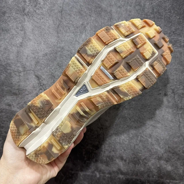 On Sneakers LOEWE x Cloudventure 2.0 product detail image 2