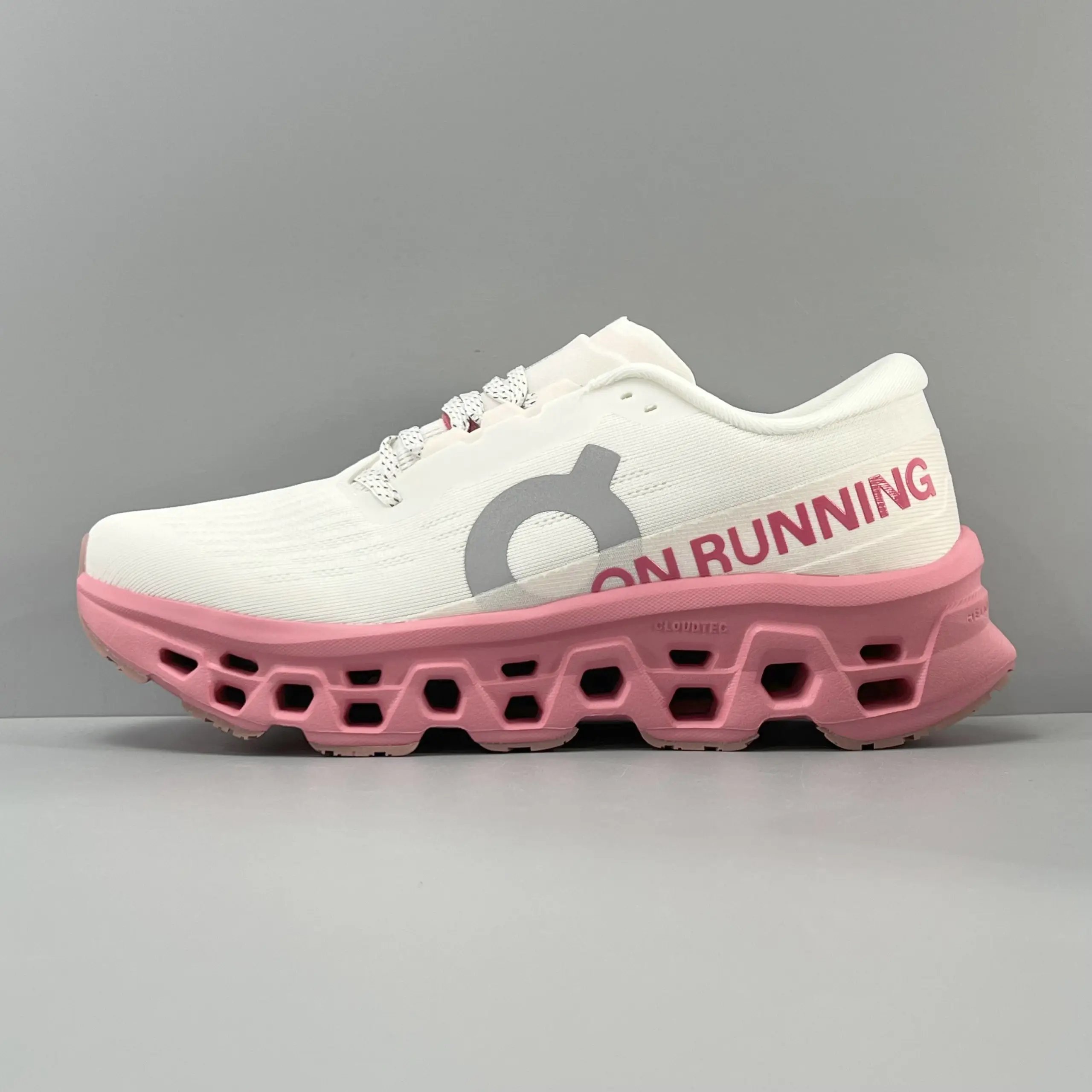 On Sneakers Cloudmonster 3 — *007