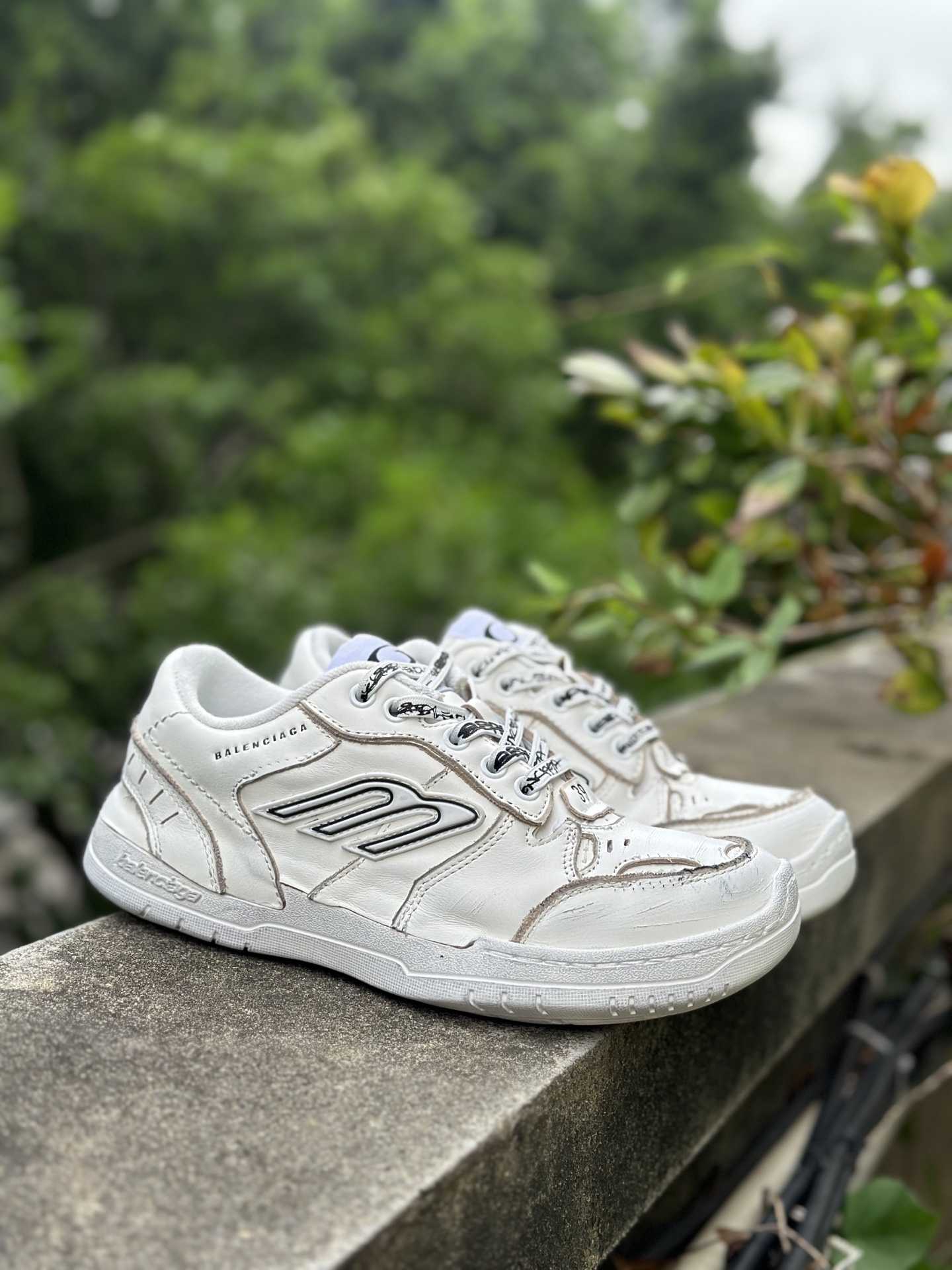 Balenciaga Sneakers Hamptons — 3