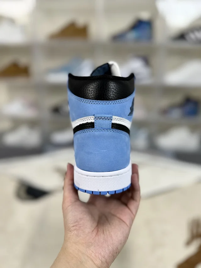 Nike Sneakers Air Jordan 1 High OG product detail image 6
