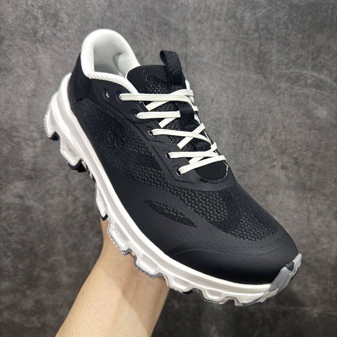 On Sneakers LOEWE x Cloudventure 2.0 — 1