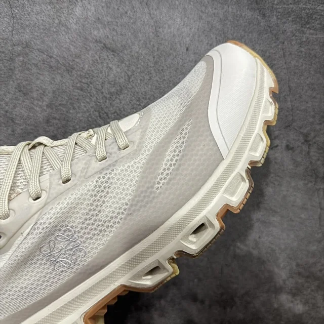 On Sneakers LOEWE x Cloudventure 2.0 product detail image 5