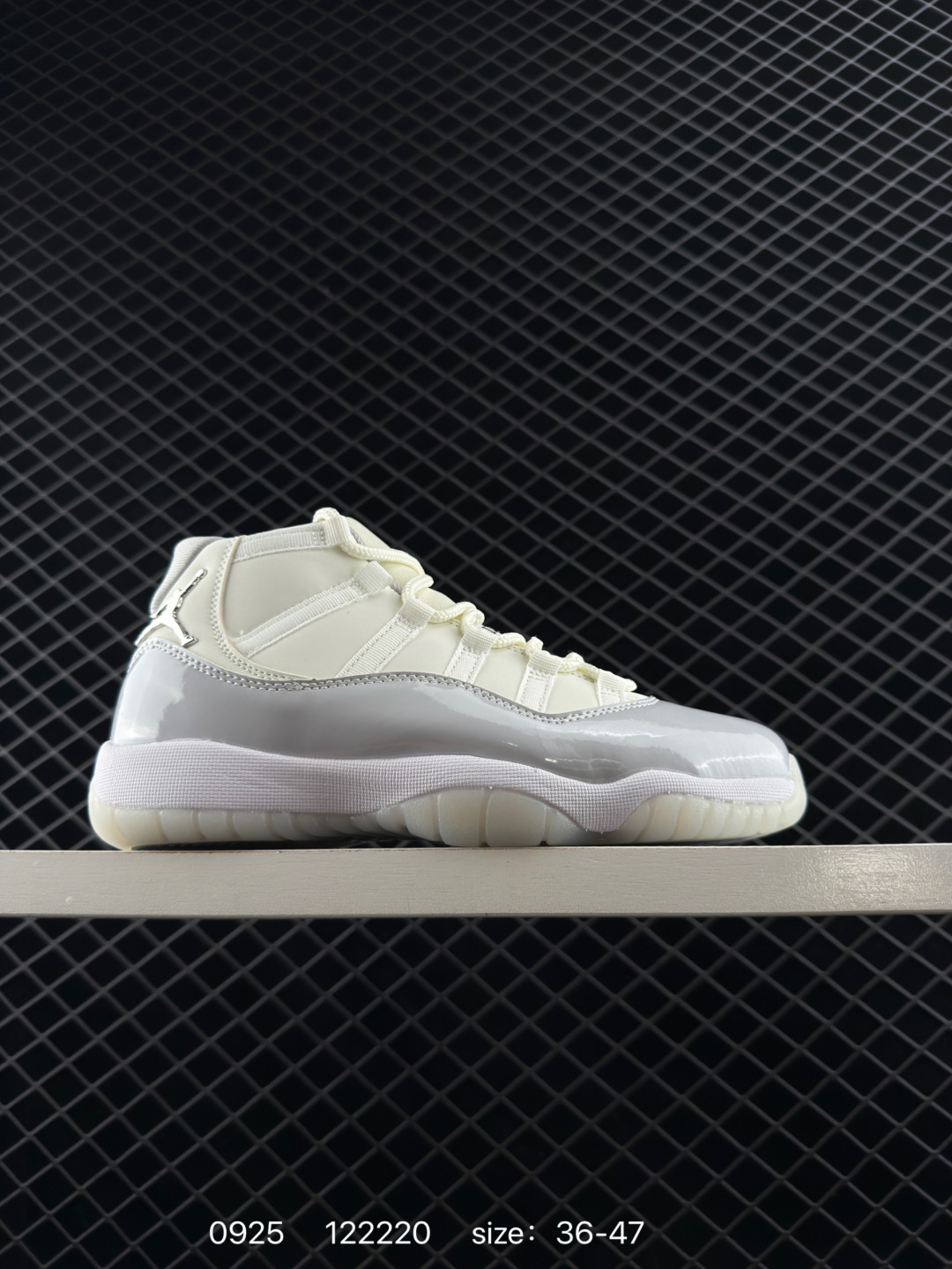 Jordan Sneakers Air 11 — 28