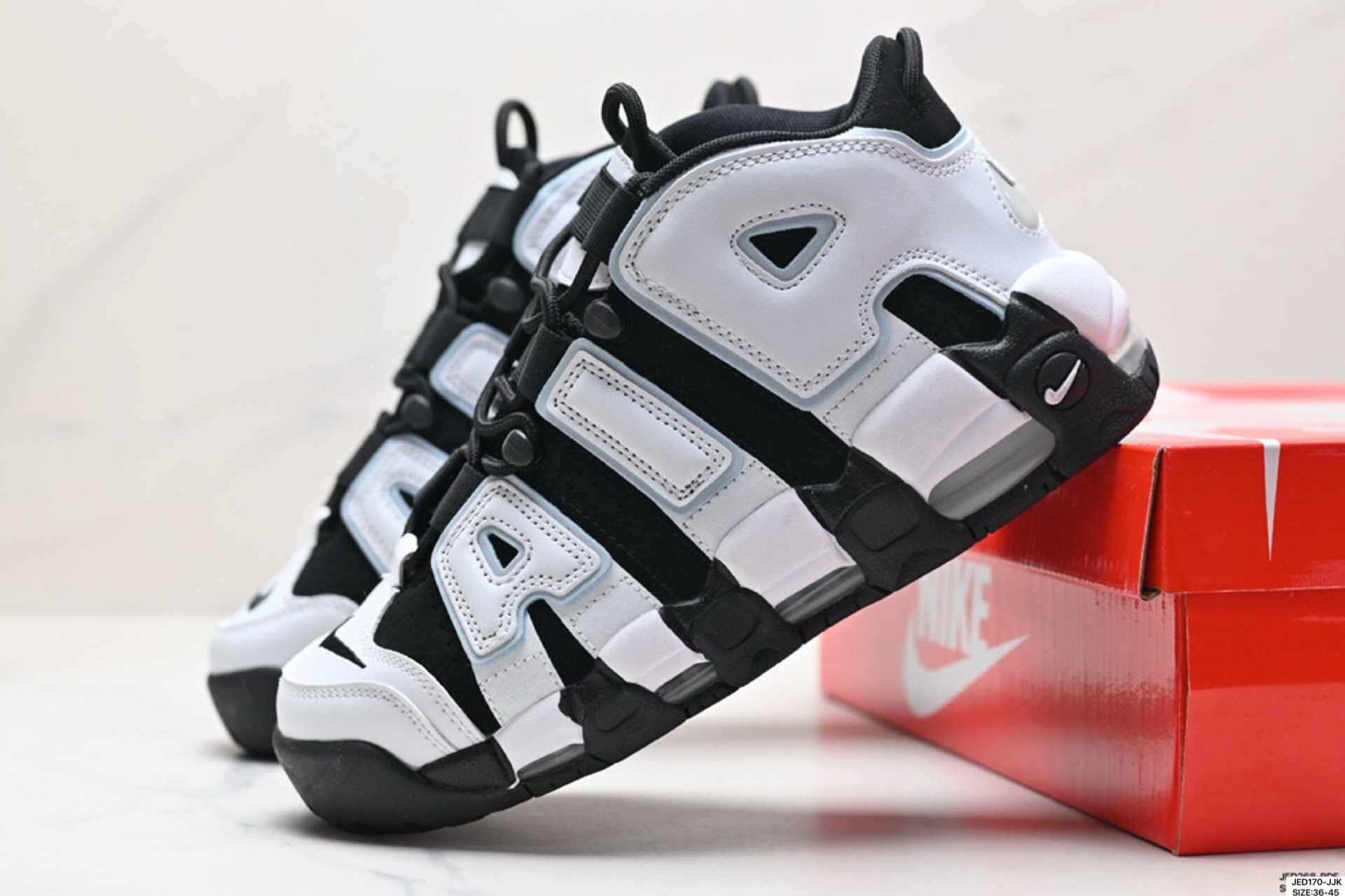 Nike Sneakers Air More Uptempo QS — 11