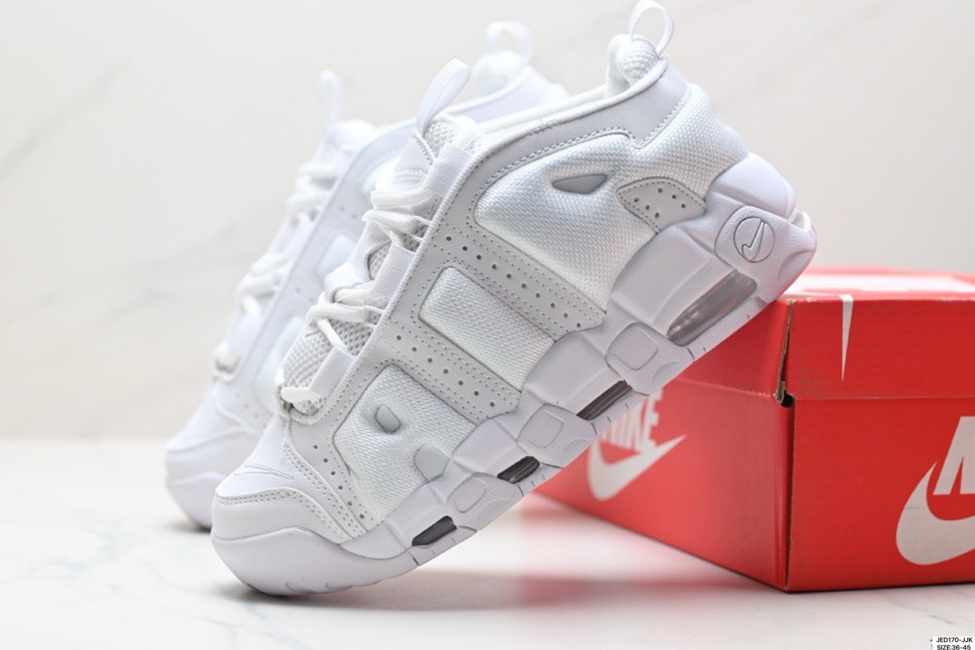 Nike Sneakers Air More Uptempo QS — 17