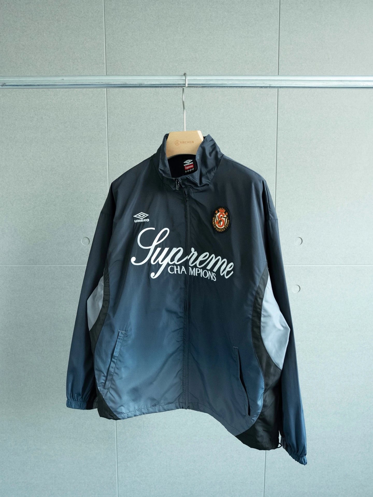Umbro Jackets Supreme Champions gradient color-block zip track jacket — *003