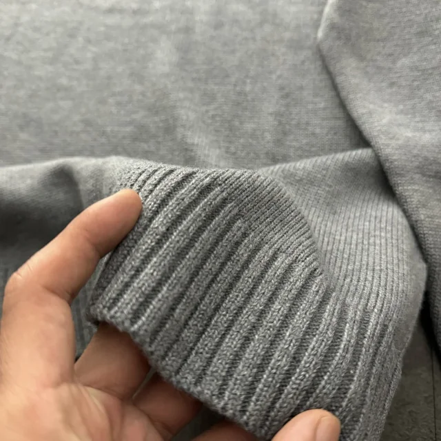 Burberry Knitwear Equestrian Knight stand-collar half-zip sweater product detail image 14