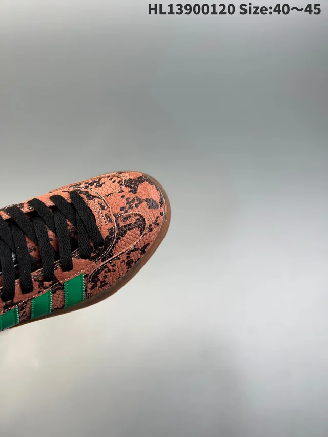 Gucci Gazelle and Los Angeles low-top sneakers product detail image 13