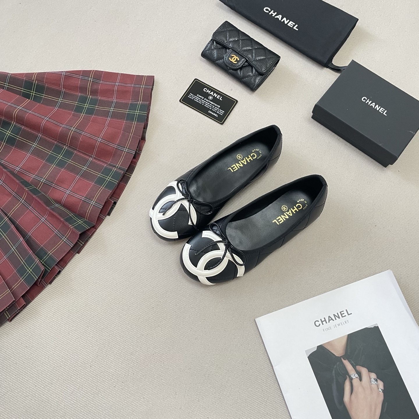 Chanel Casual Shoes Ballet flats with bow and interlocking CC toe detail — *001