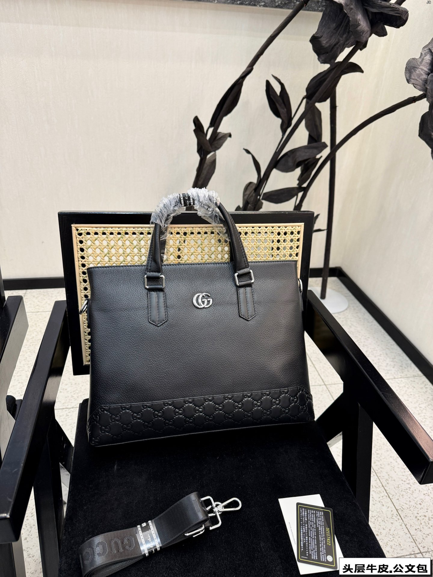 Gucci Crossbody Bags Logo-pattern bag — *020
