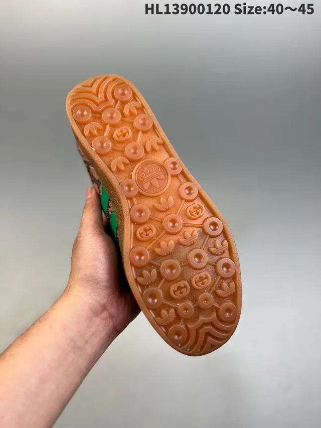 Gucci Gazelle and Los Angeles low-top sneakers product detail image 14