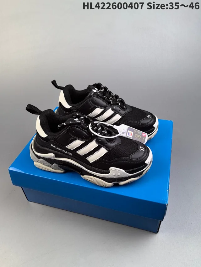 Balenciaga Sneakers Chunky three-stripe product detail image 2