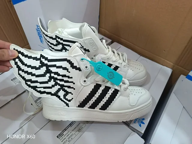 Adidas Sneakers Jeremy Scott Forum Hi Wings product detail image 26