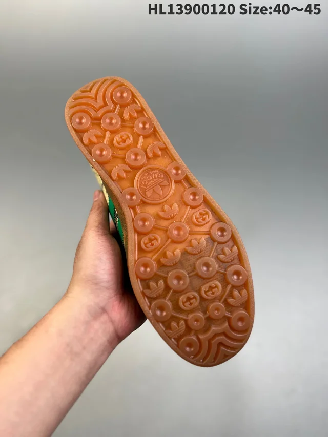 Gucci Gazelle and Los Angeles low-top sneakers product detail image 4