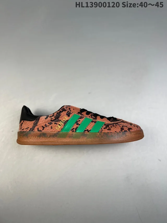 Gucci Gazelle and Los Angeles low-top sneakers product detail image 18